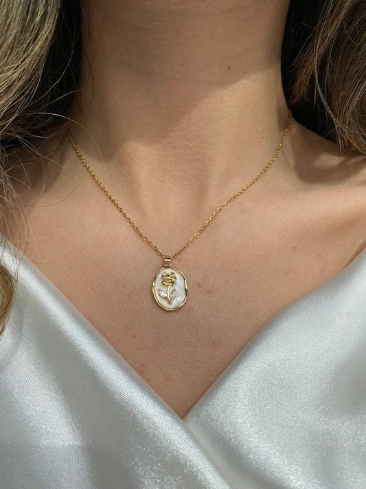 Gold Plated Oval Floral Pendant Necklace for Women – Elegant Pearl Finish Medallion Necklace