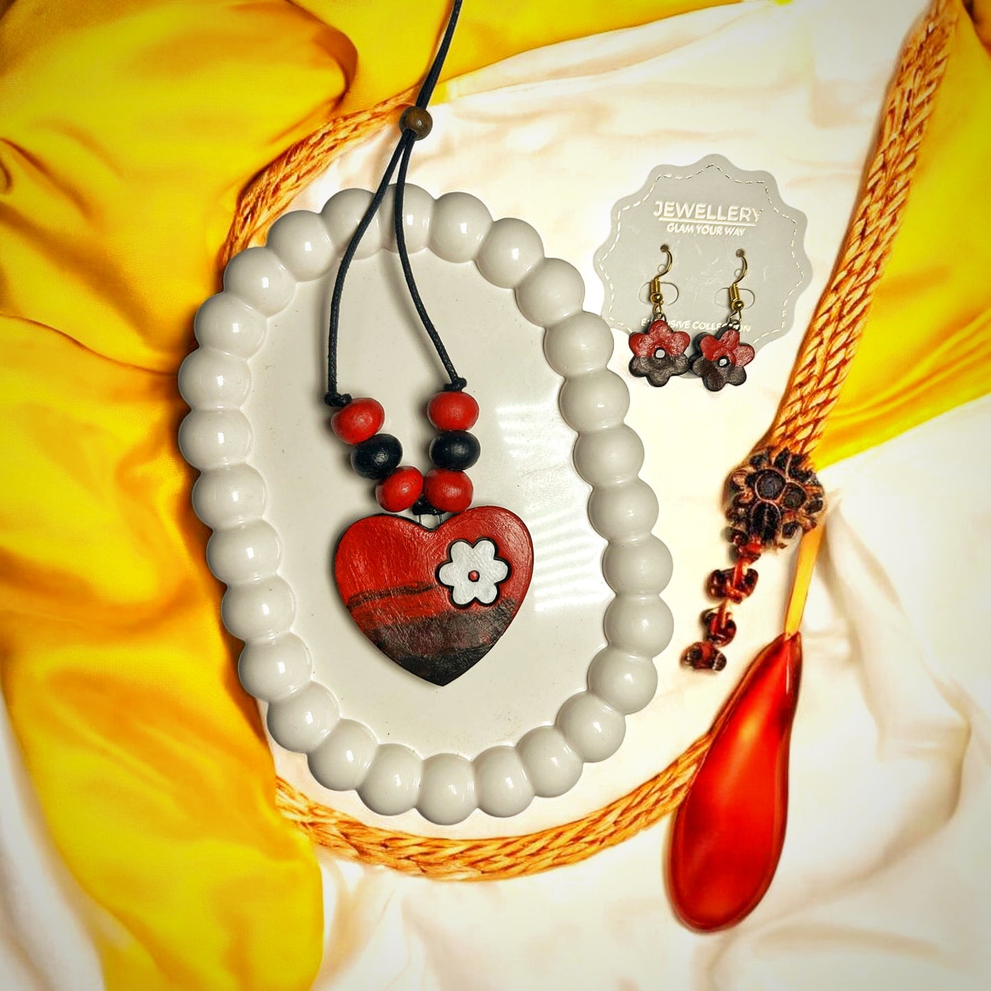 Mrritika Handmade Jewelry Set Rustic Art Necklace with Earring in red and black for casual wear
