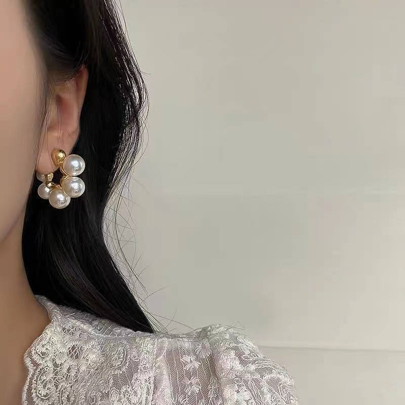 Pearl Cluster Stud Earrings