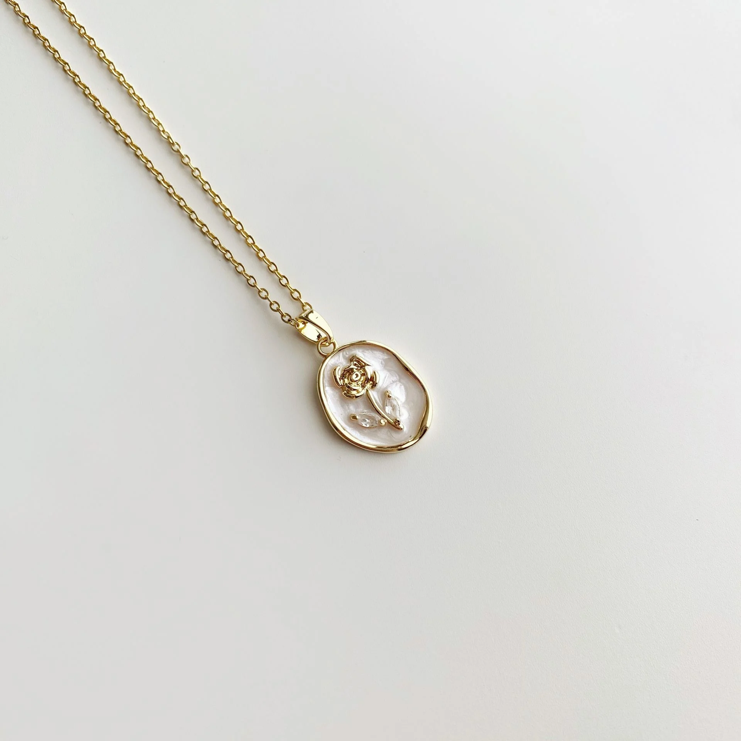 Gold Plated Oval Floral Pendant Necklace for Women – Elegant Pearl Finish Medallion Necklace