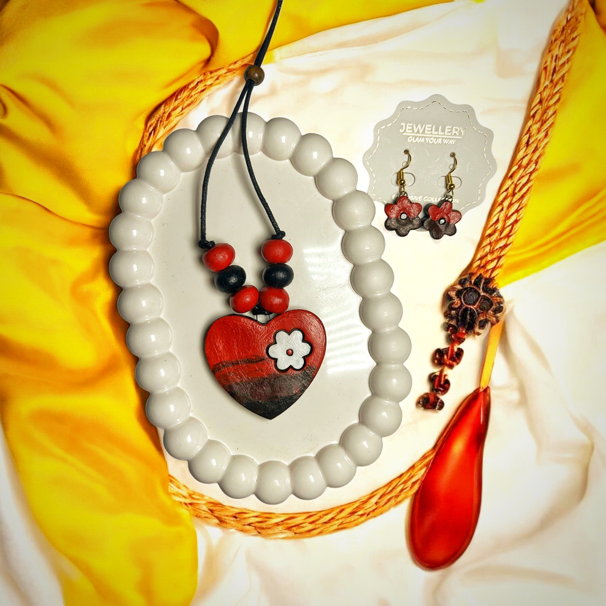 Mrritika Handmade Jewelry Set Rustic Art Necklace with Earring in red and black for casual wear